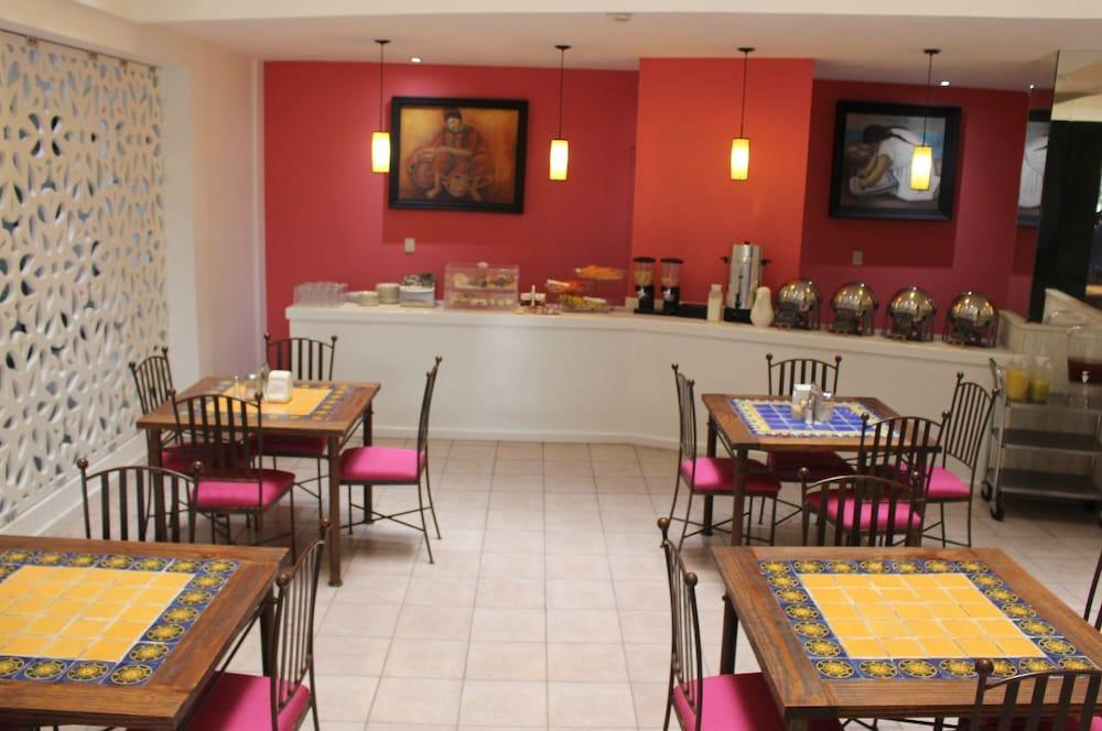 Hotel Real Azteca Boulevard León Eksteriør billede