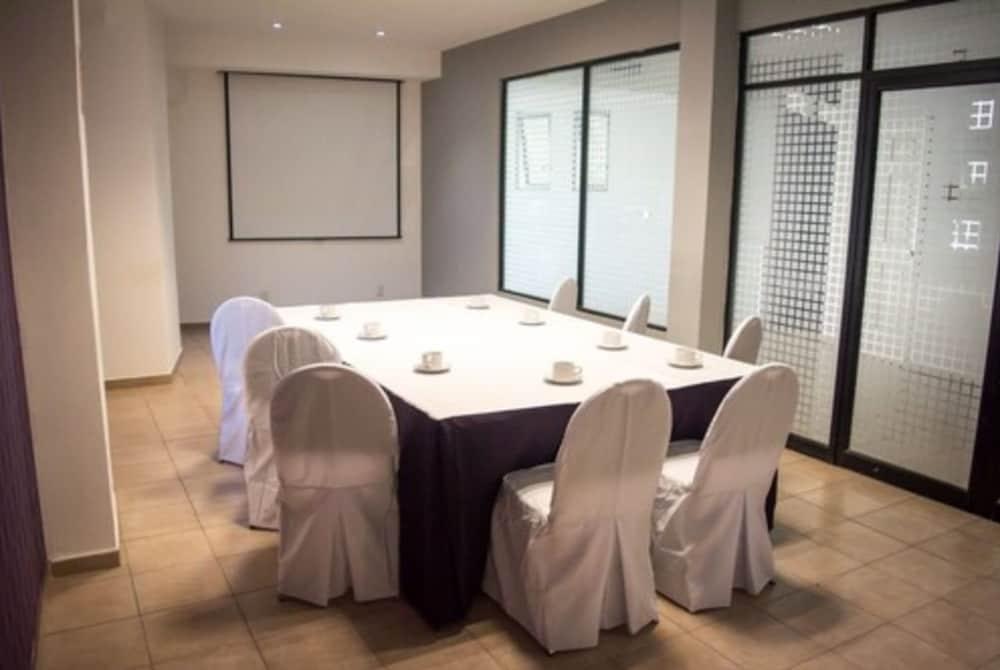 Hotel Real Azteca Boulevard León Eksteriør billede